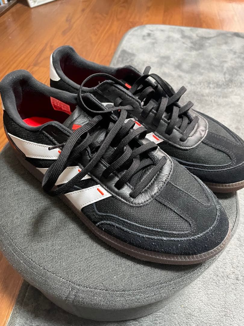 新品未使用　adidas PREDATOR フットサルシューズ 26.5