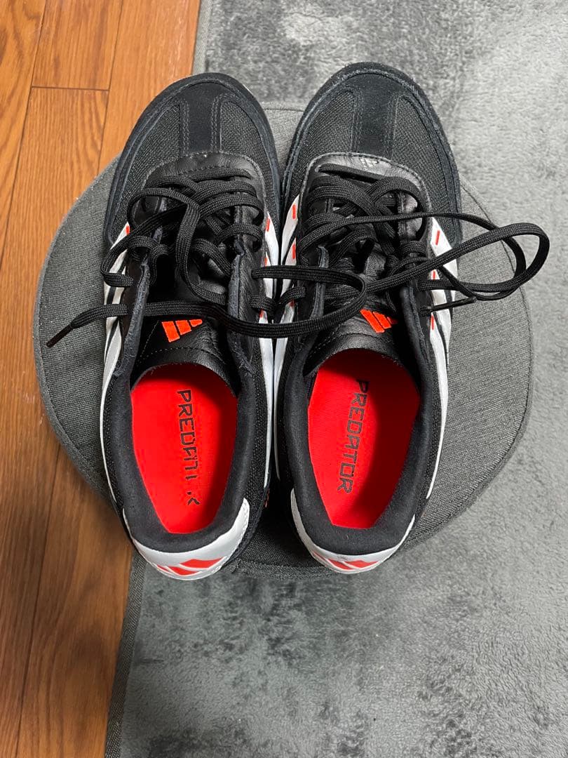 新品未使用　adidas PREDATOR フットサルシューズ 26.5