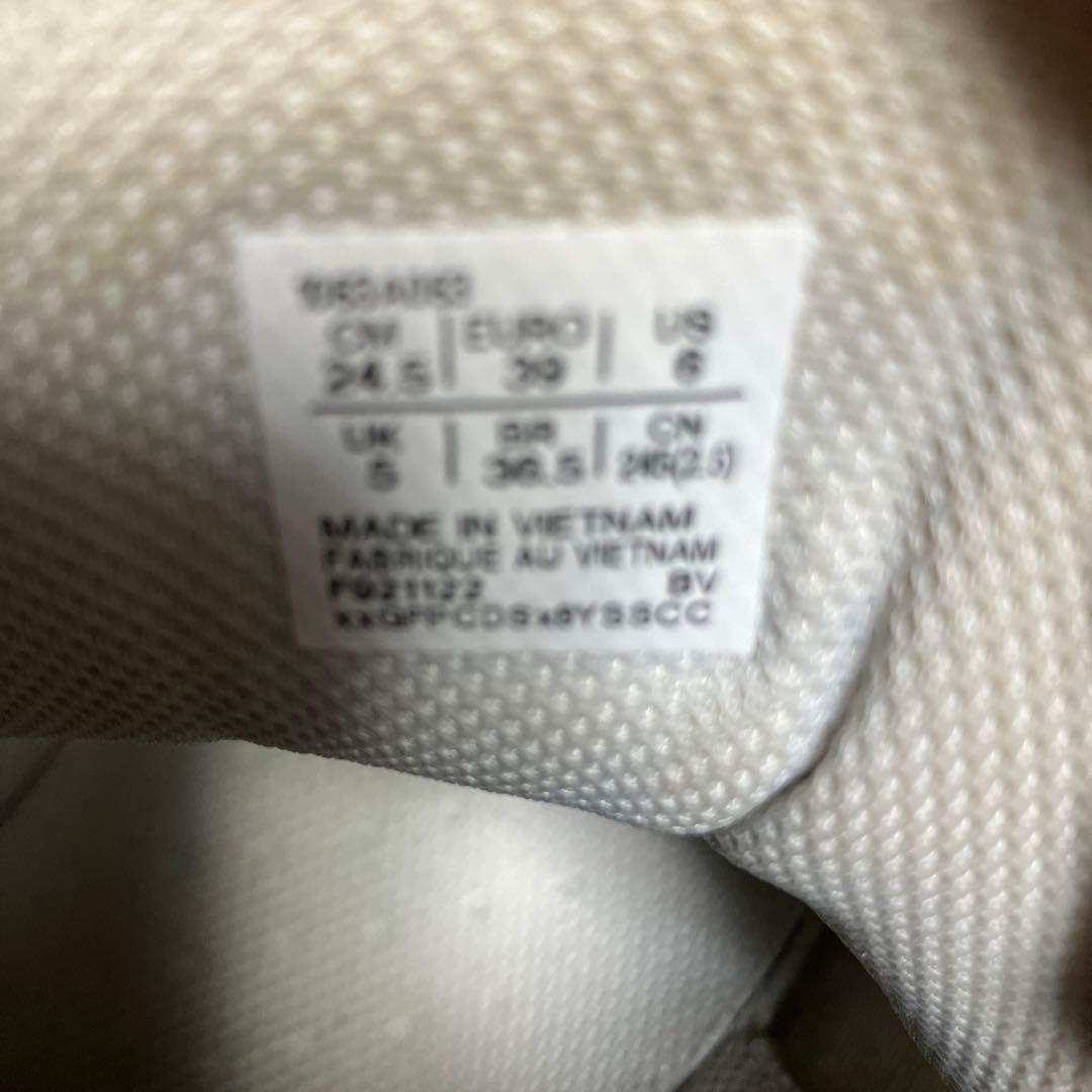 asics バスケットボールシューズ ホワイト/レッド