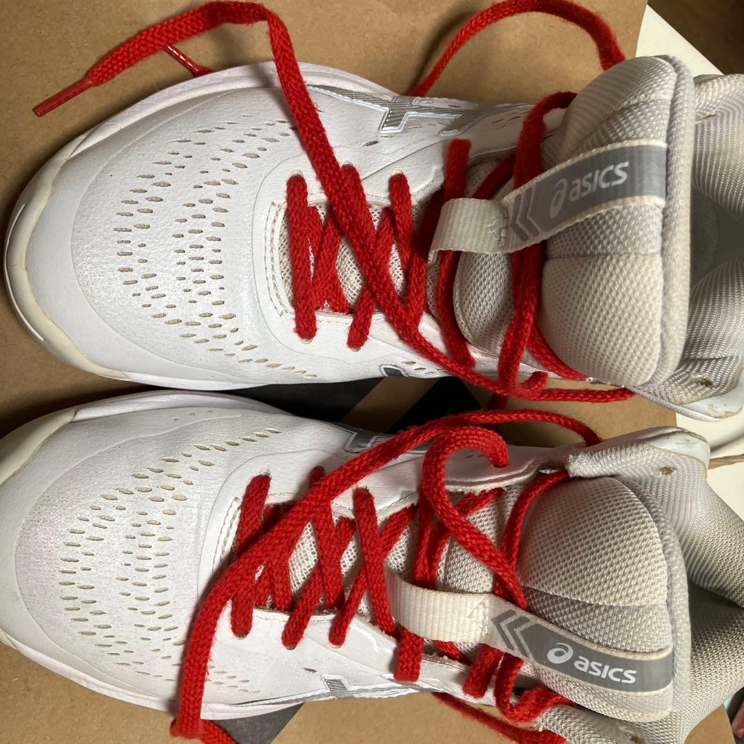 asics バスケットボールシューズ ホワイト/レッド