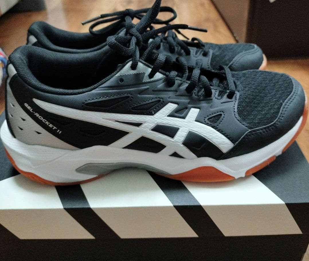 asics バレーシューズ 24.5cm ママバレー 部活 バレーボール