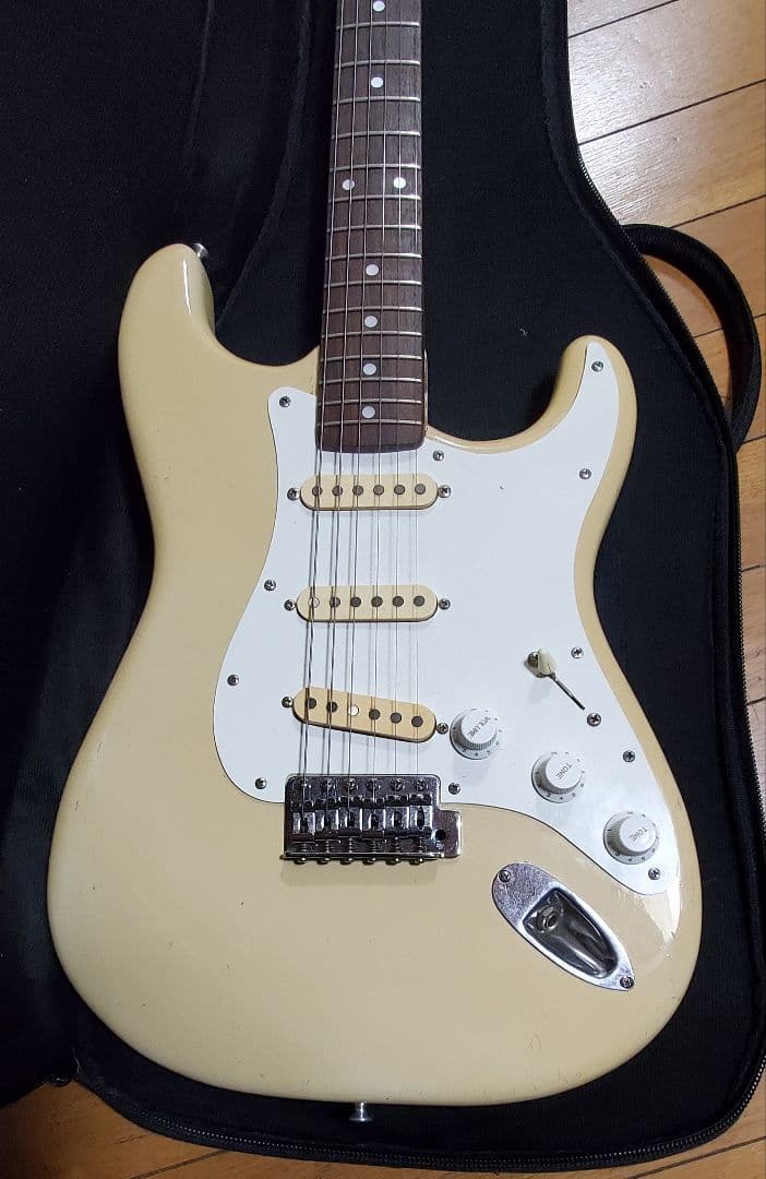 SQUIER AFFINITY ストラトキャスターモデル