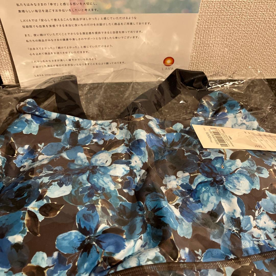 【新品・未使用・タグ付き】SUKALAフルオブフラワークロスブラトップ　Sサイズ