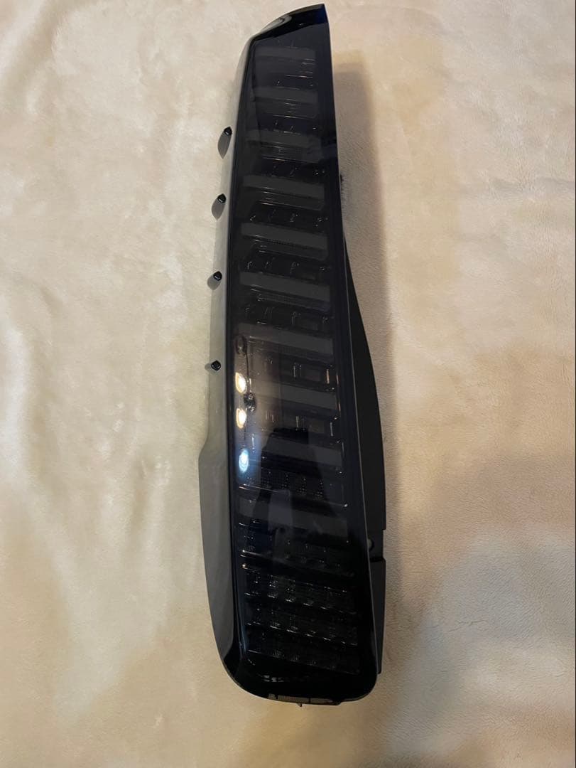 dazzfellowsテールランプ　トヨタ　voxy 80 ノアESQUIRE