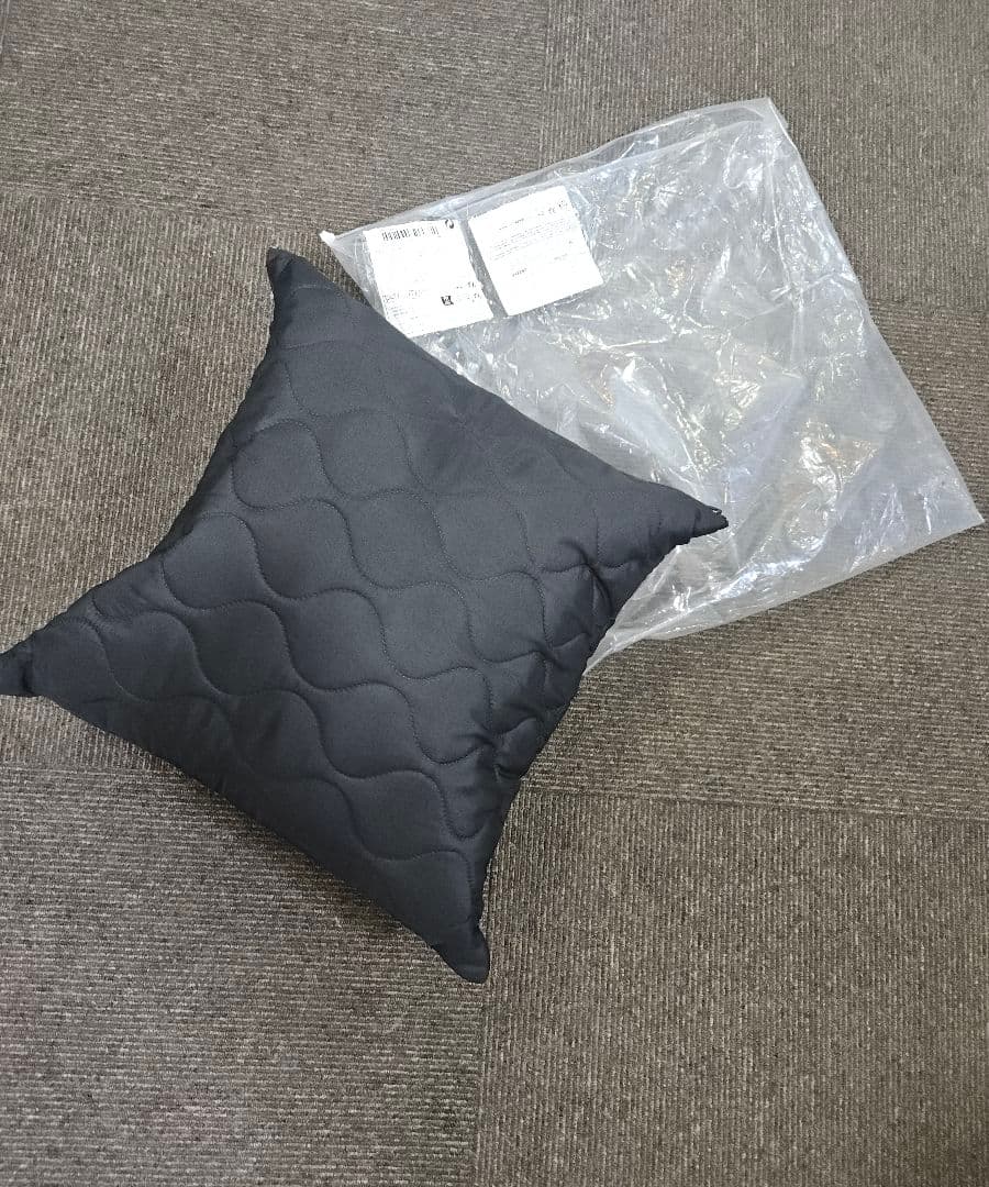 着る寝袋！黒、メンズS　人気のモモンガ風シルエット　アウトドア・テレワーク車中泊