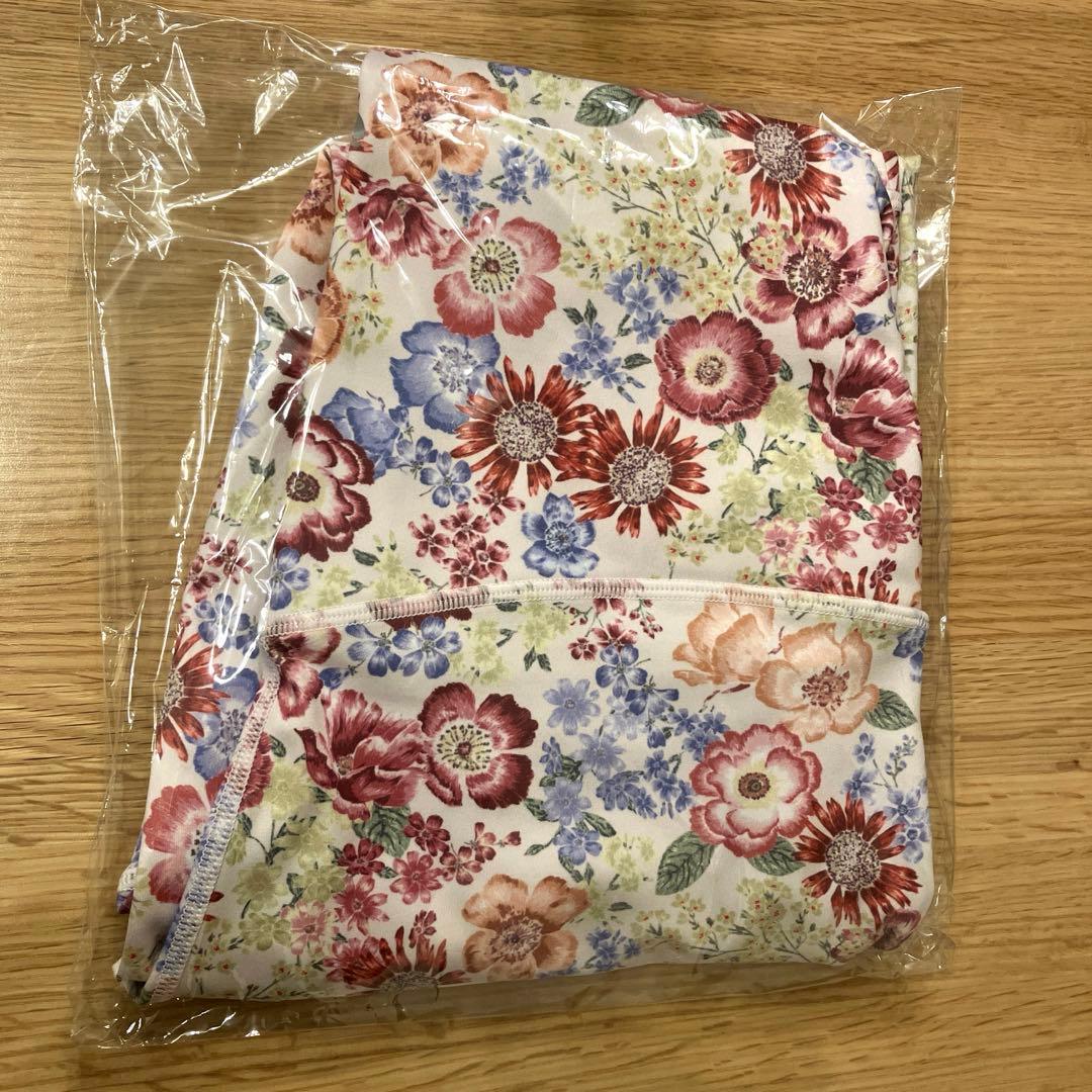 新品【SUKALA】エンブロイダリープリントレギンス　Mサイズ
