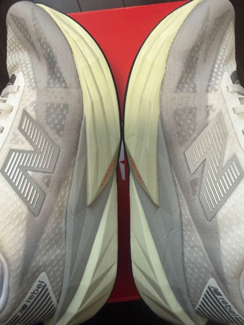 スパイク・シューズ New Balance FuelCell Rebel V5 26cm