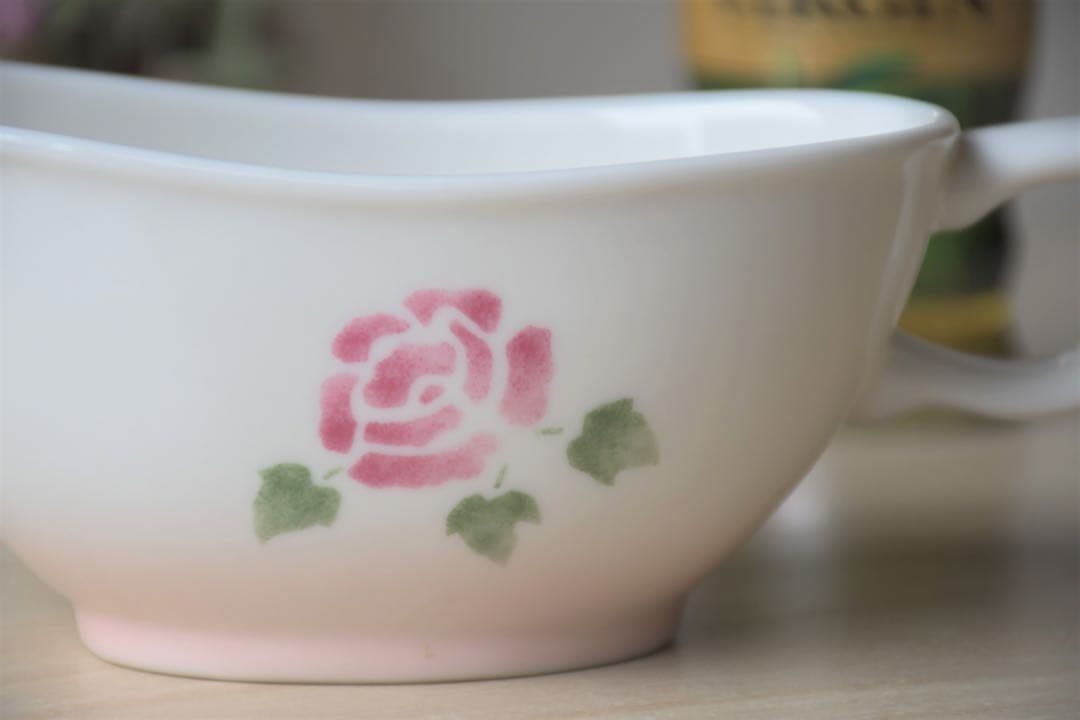 限定品　マニー ローズ　パティスリー　陶器 ソースポット　置物　日本製 新品