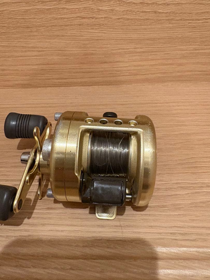Shimano Calcutta 101 XT ゴールドベイトリール