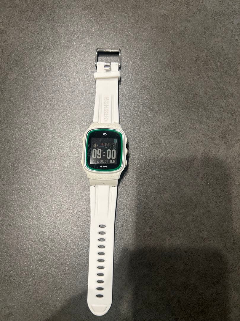 NORMO GPSナビウォッチ ブラック ホワイト