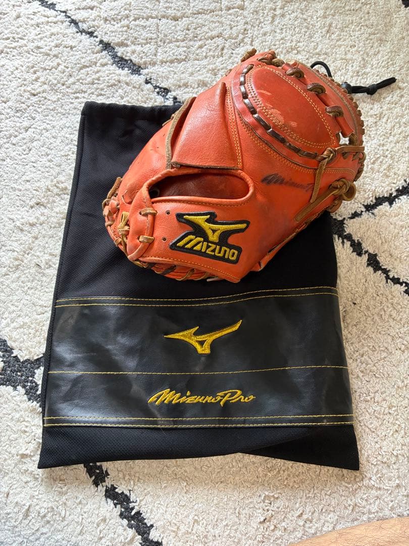 Mizuno 硬式グローブ 赤