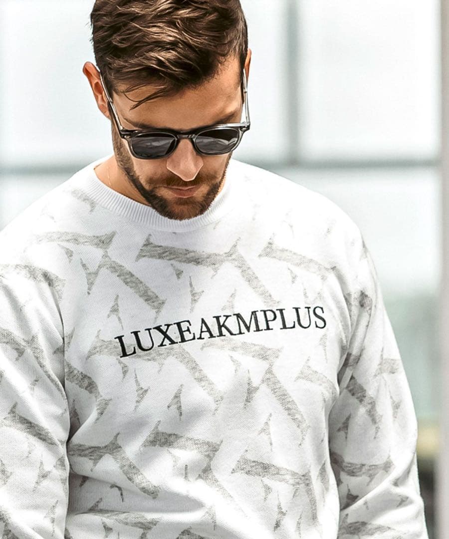 LUXEAKMPLUS 総柄長袖ニット Lサイズ 在庫SALE
