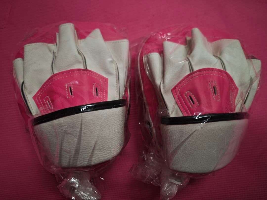 女性におすすめ パンチングミット 軽量で使いやすい かわいいピンク色 超お買い得