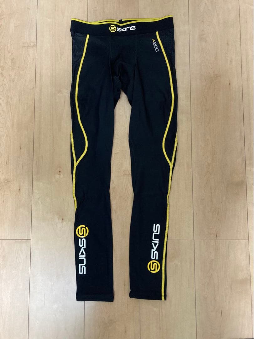 スキンズ A200 ロングシャツ ロングタイツ 上下セット Mサイズ 超美品