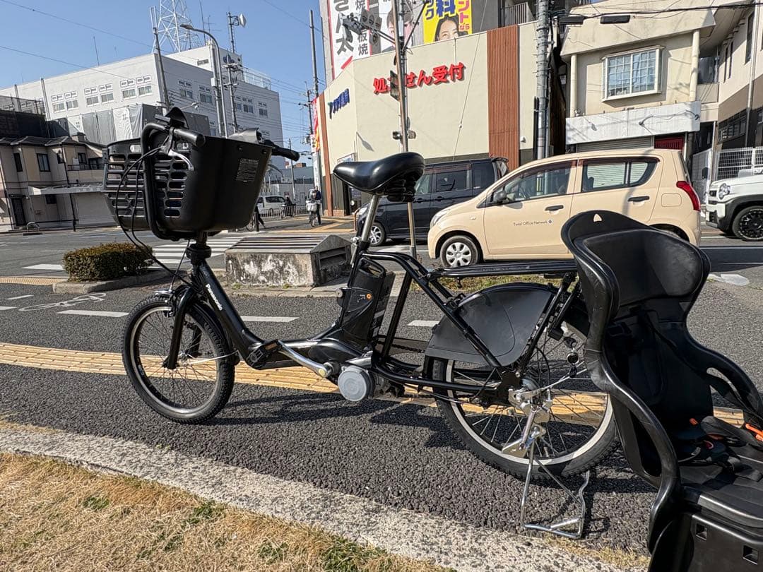 中古20㌅Panasonic電動アシスト自転車　8.9Ah3点灯　大阪　085