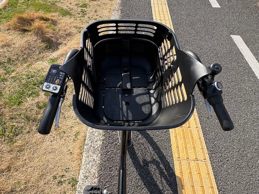 中古20㌅Panasonic電動アシスト自転車　8.9Ah3点灯　大阪　085