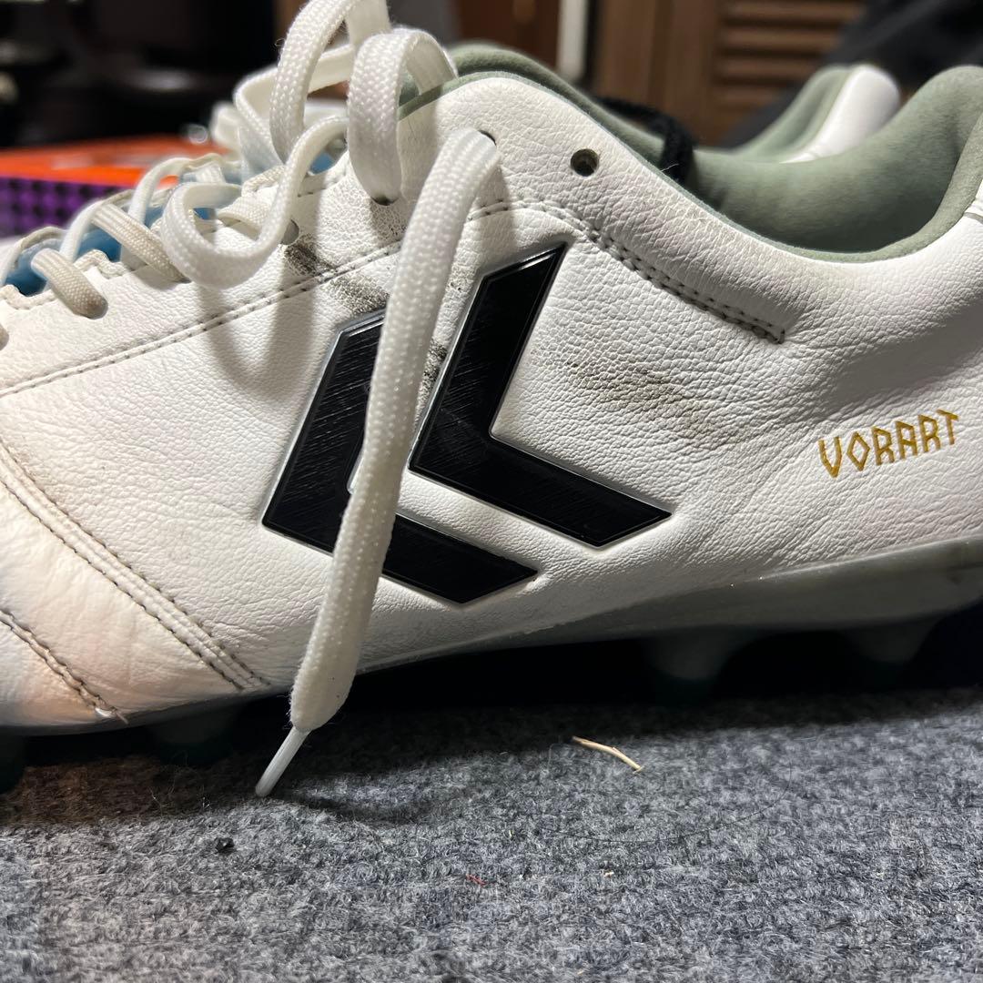 ヒュンメル　VORART ホワイト スパイクシューズ