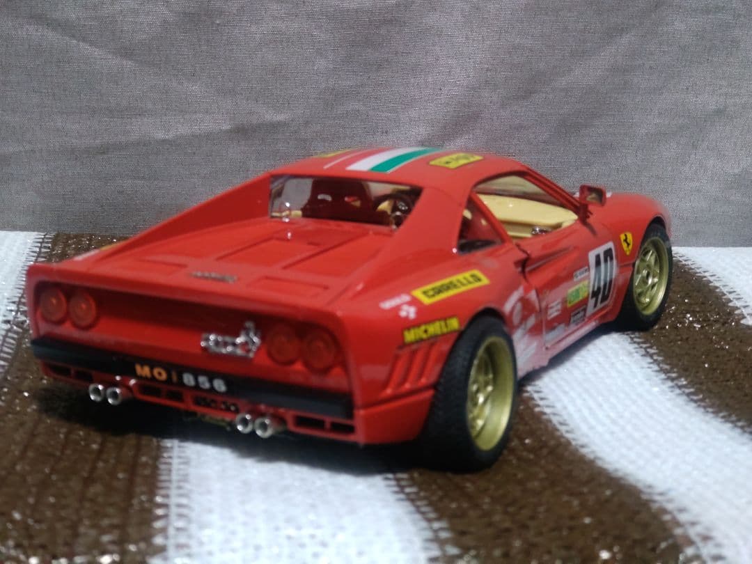 当時物　1/18 ミニカー　Bburago　ブラーゴ　フェラーリGTO 1984