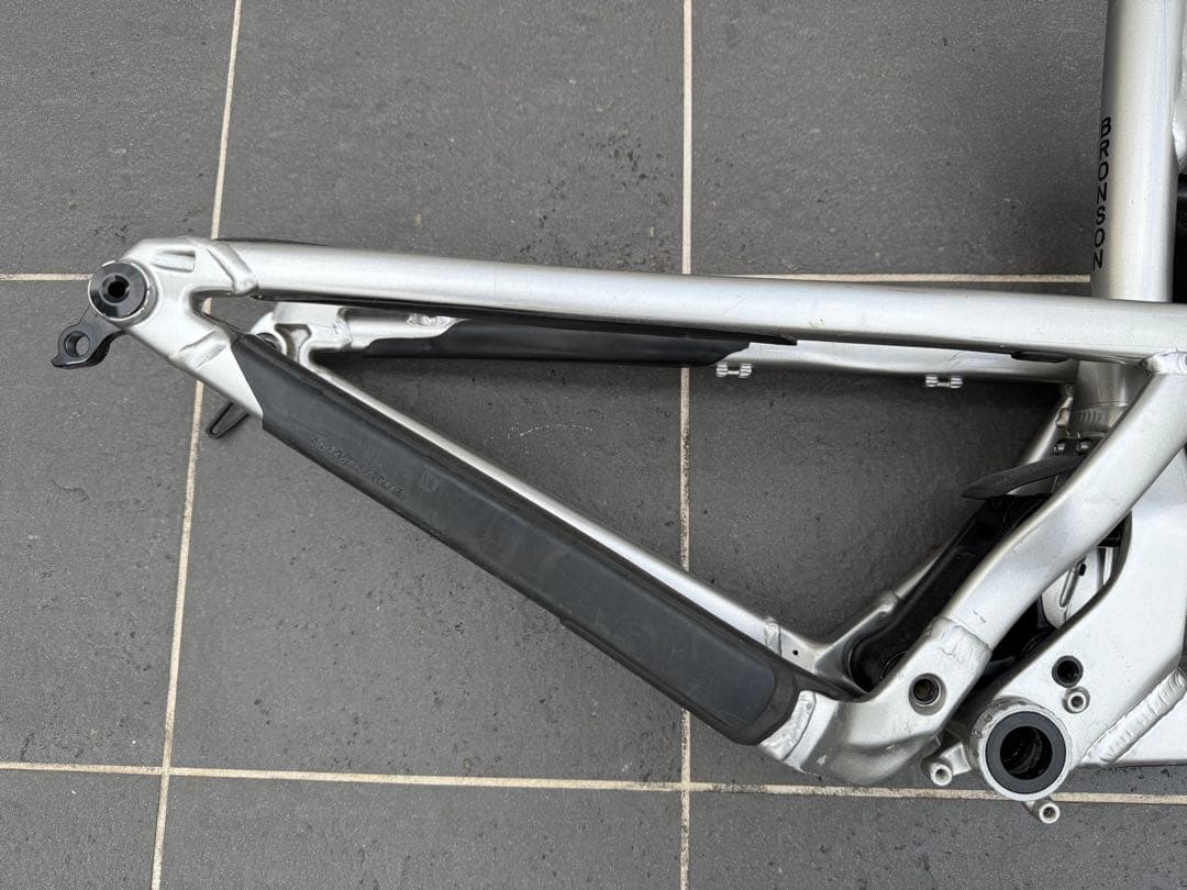 Santa Cruz Bronson V3 AL 2019 M シルバー送料込み
