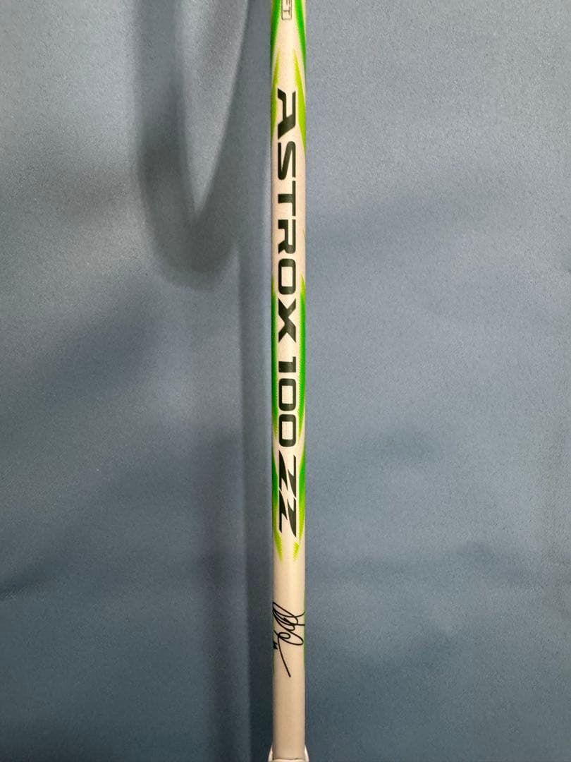 日本製YONEX アストロクス100ZZ VA 4UG5