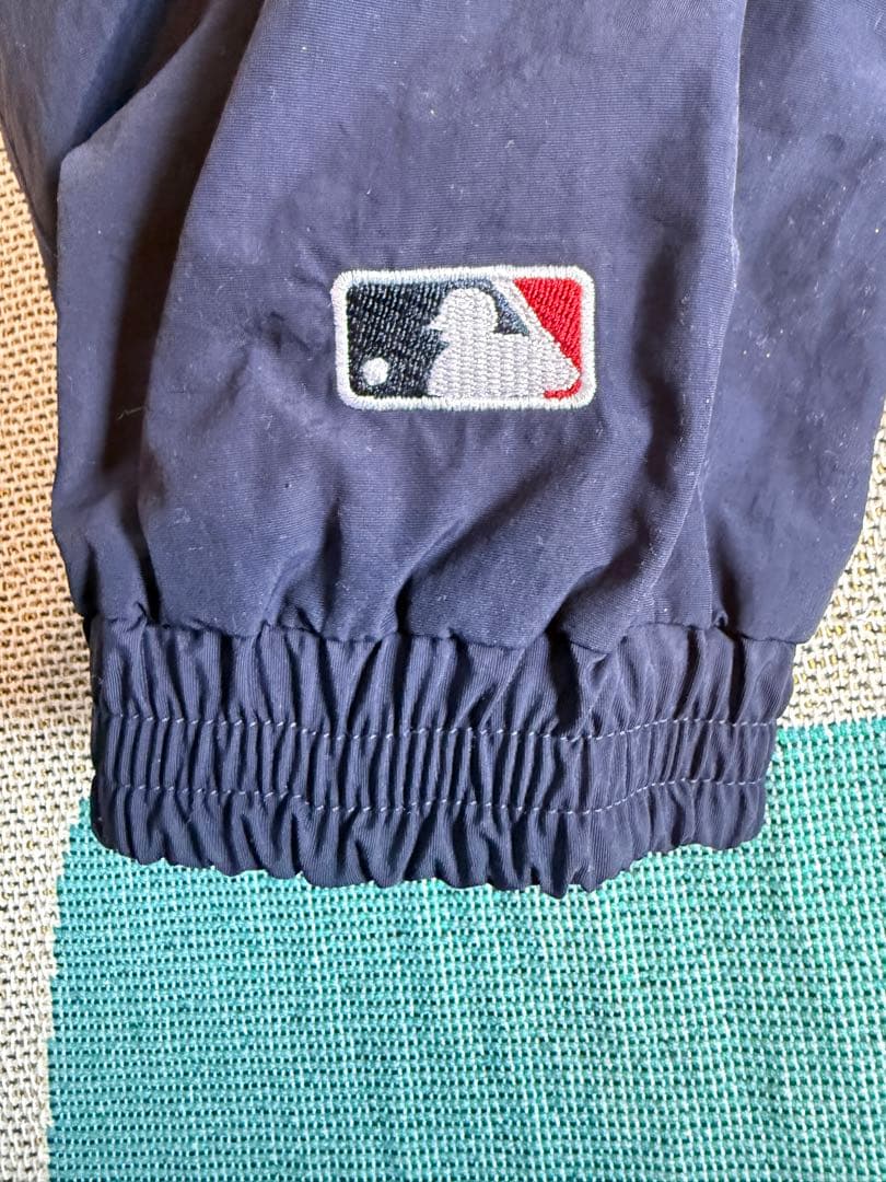 NYヤンキース オーバーサイズ ロゴ刺繍ナイロントラックジャケット ネイビーLL