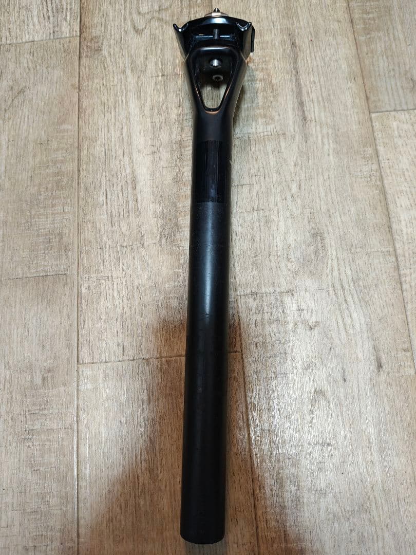 bbb FLYPOST ブラック シートポスト 209g　カーボン　27.2