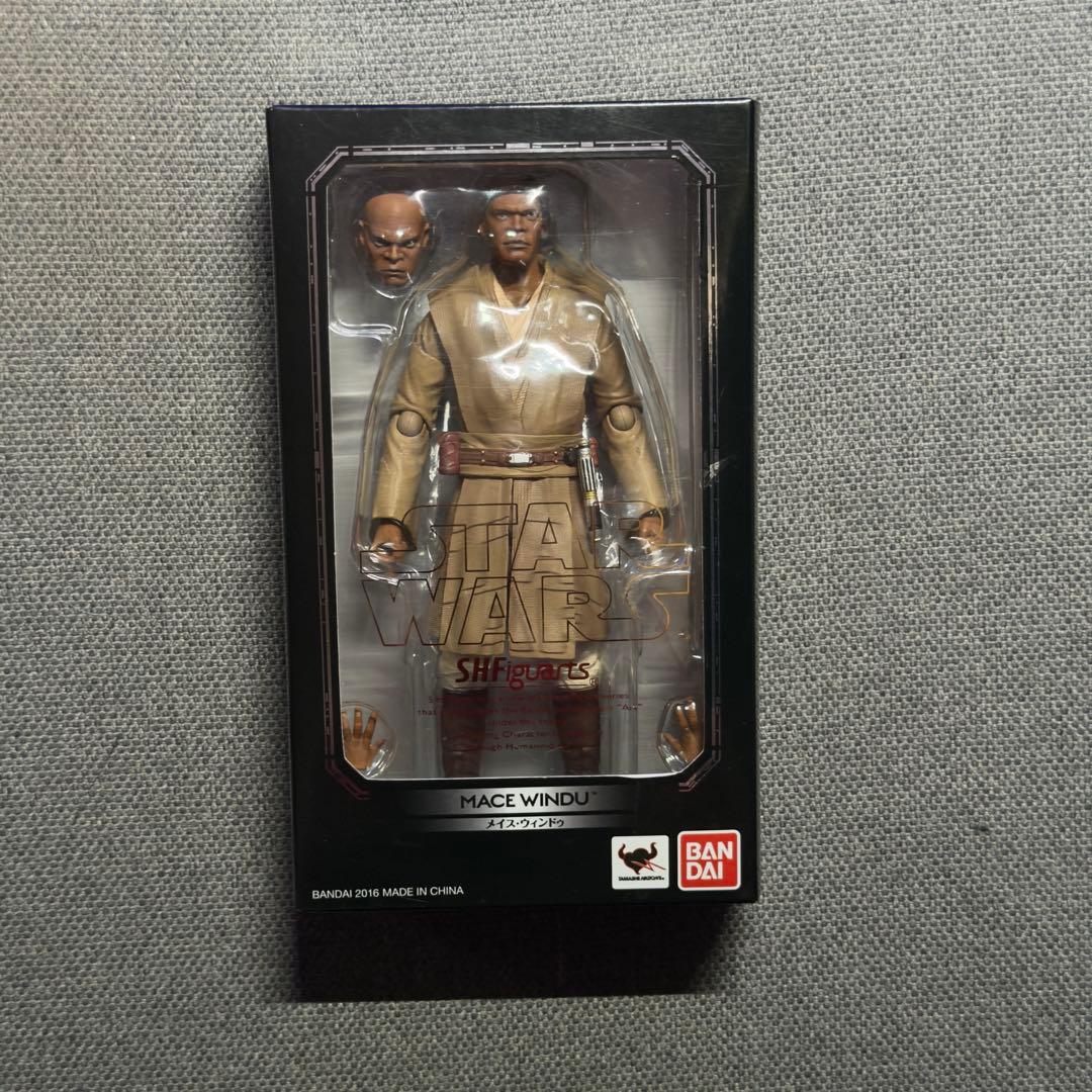 ローブ付き　S.H.フィギュアーツ スター・ウォーズ メイス・ウィンドゥ
