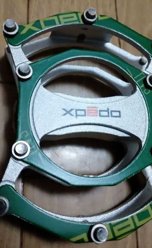 XPEDO XCF07AC フラットペダル シルバー/グリーン　255g