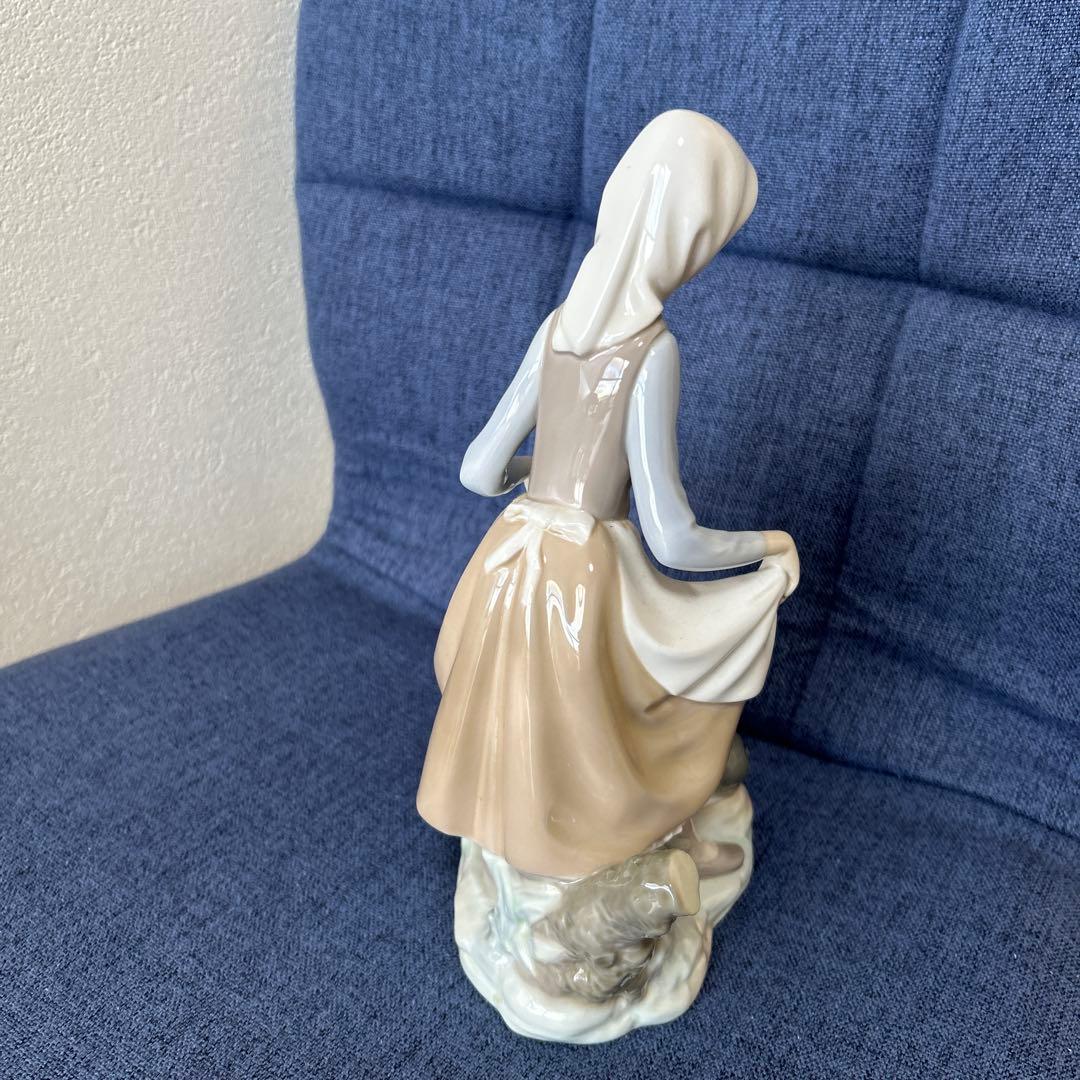 リヤドロ　少女　うさぎ　希少美品