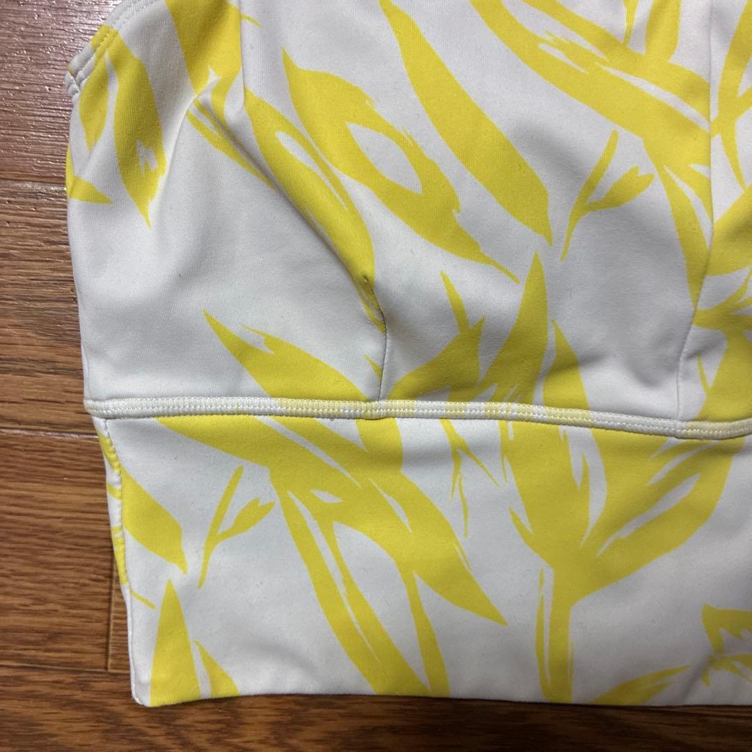 美品　SUKALA スカーラ　Vネックブラトップ