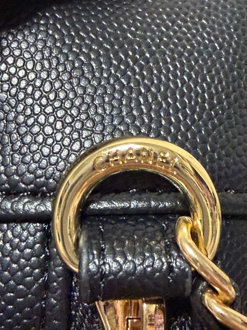 CHANEL ブラックレザー キルティングショルダーバッグ　ノベルティー