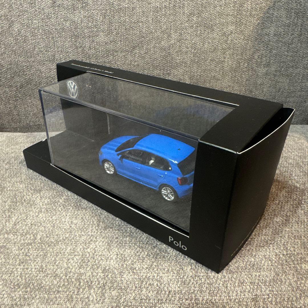 Volkswagen Polo ミニカー コーンフラワーブルー 1/43