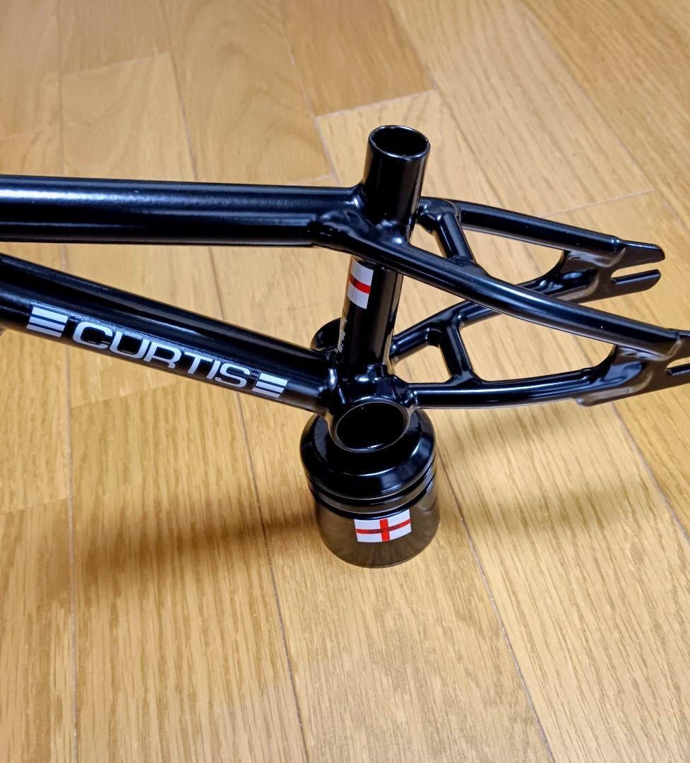 トロフィー（CURTIS BIKES）MADE IN ENGLAND　※匿名配送