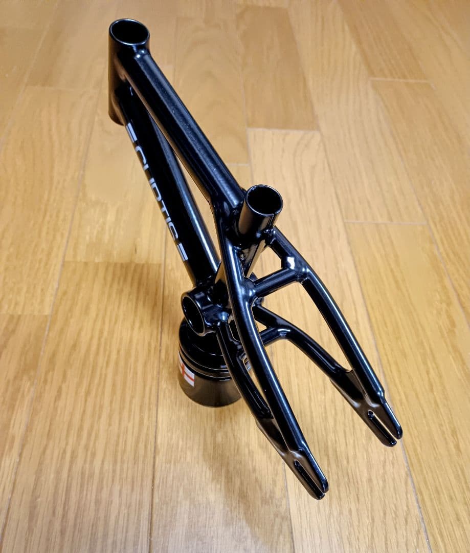 トロフィー（CURTIS BIKES）MADE IN ENGLAND　※匿名配送