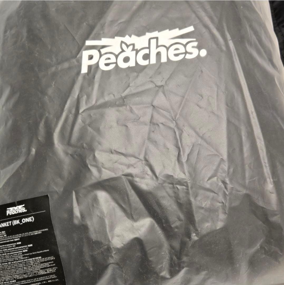 LE SSERAFIM x Peaches. BLANKET コラボブランケット
