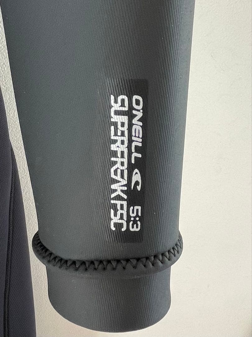未使用品　O'NEILL セミドライSUPERFREAK PREMIER FSC