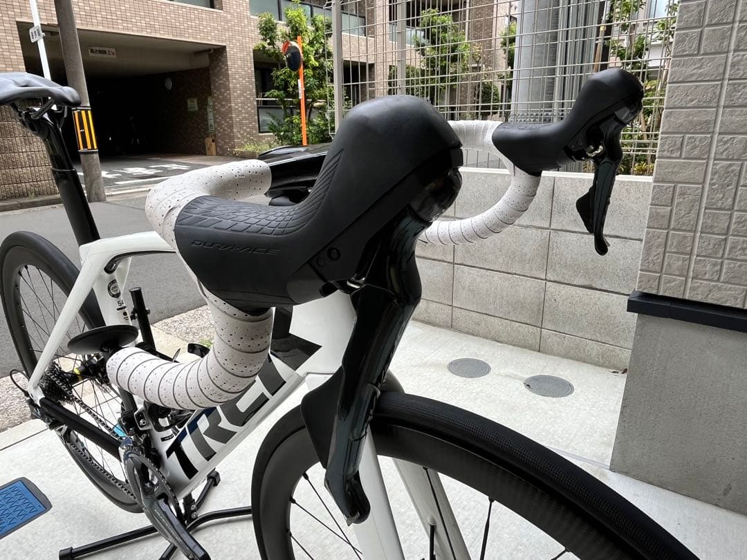 自転車本体 TREK MADONE 2022+ BONTRAGER Aeolus pro 3