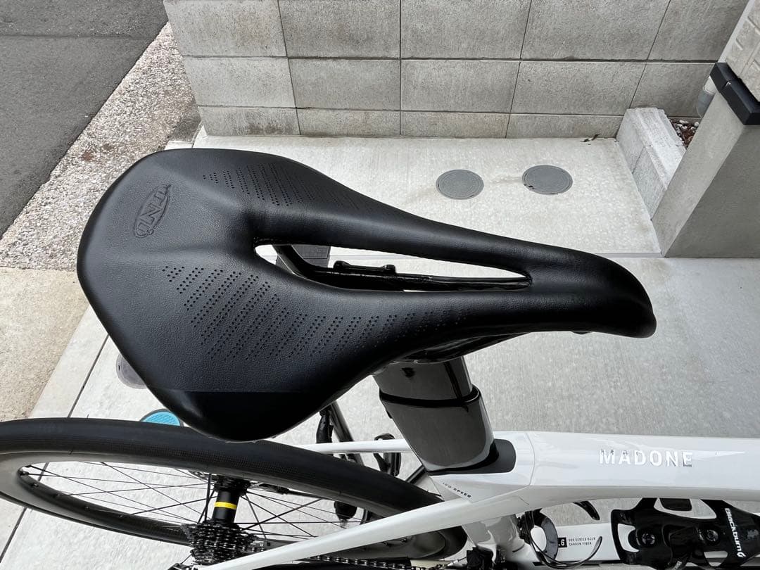 自転車本体 TREK MADONE 2022+ BONTRAGER Aeolus pro 3