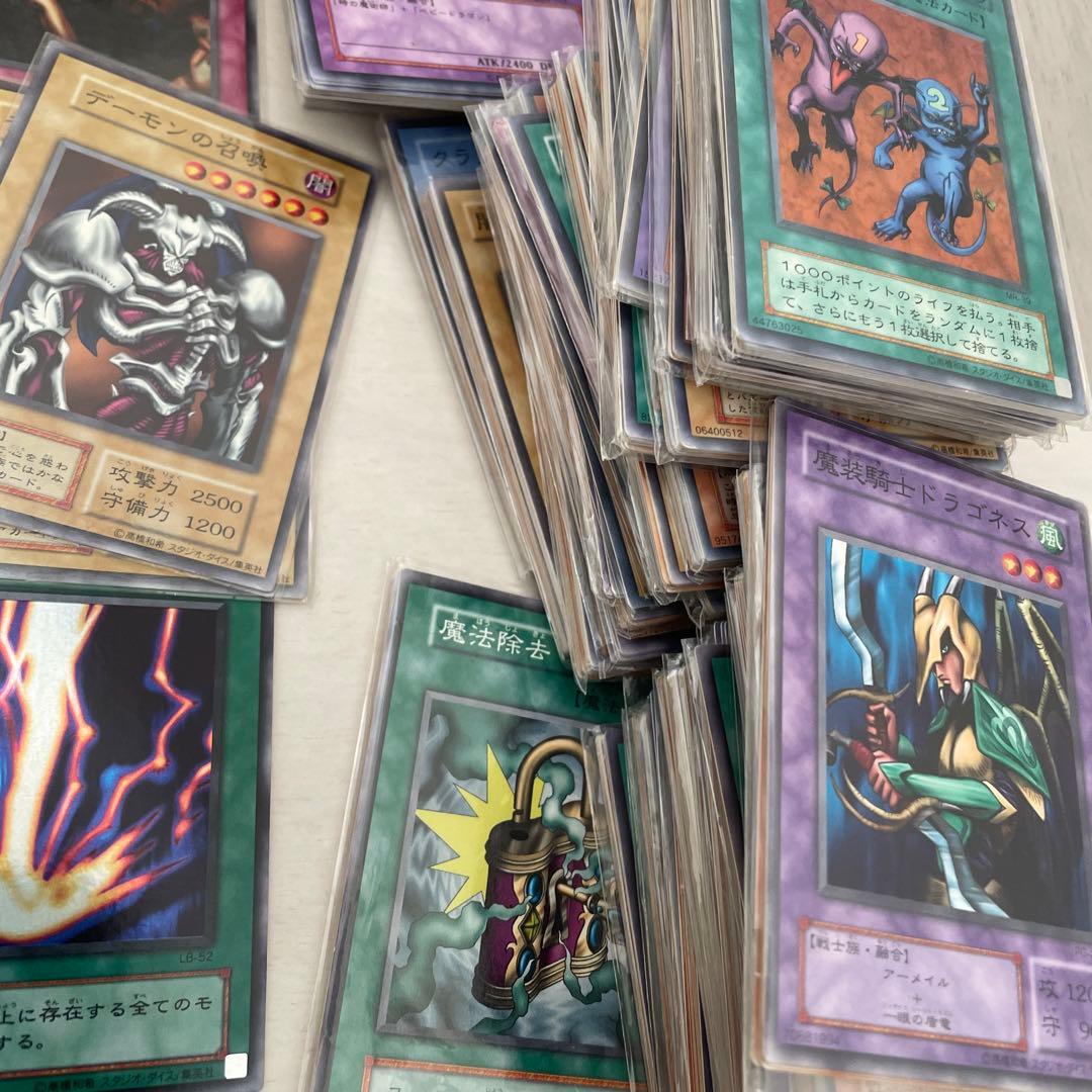 遊戯王カード　ブルーアイズ　ブラックマジシャン他