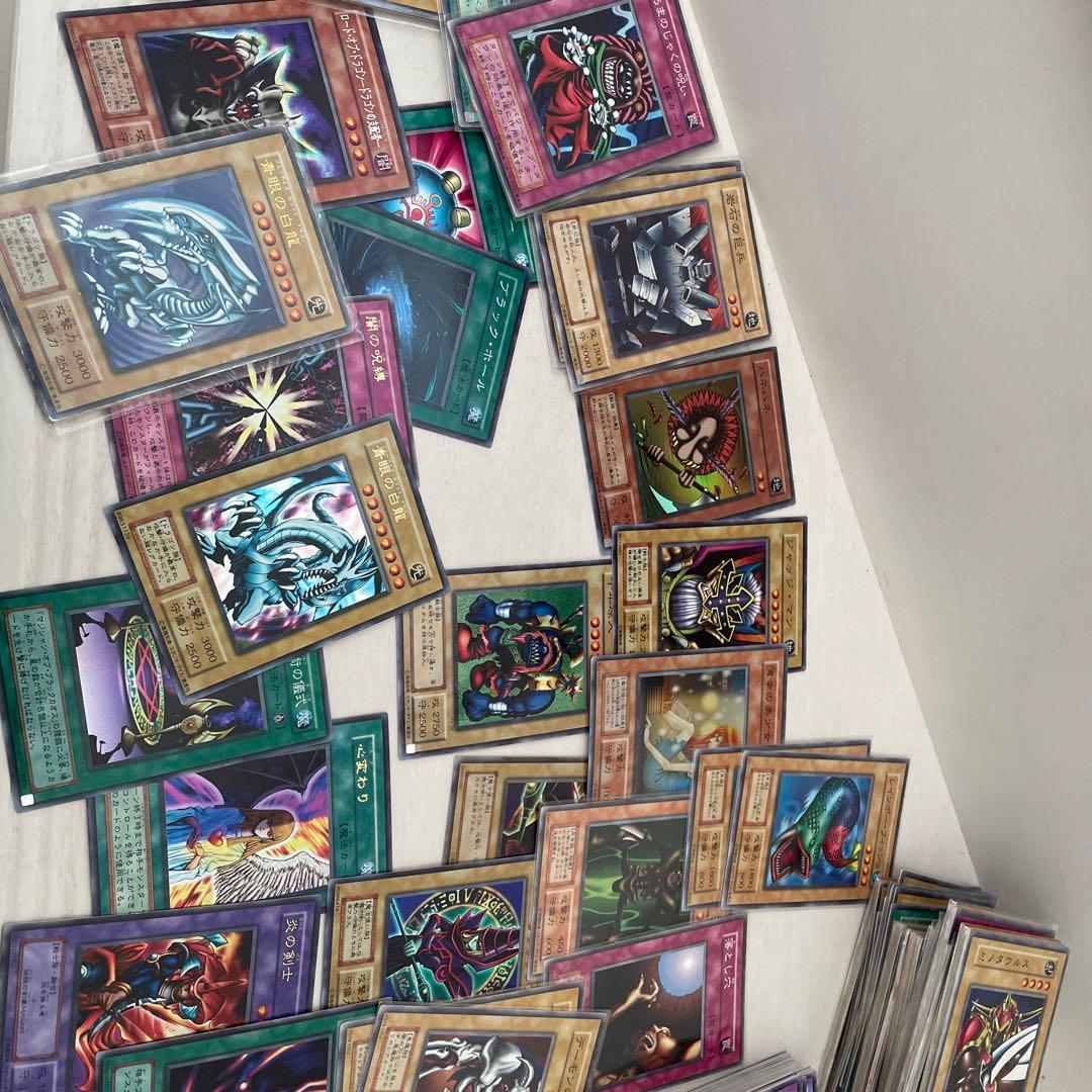 遊戯王カード　ブルーアイズ　ブラックマジシャン他