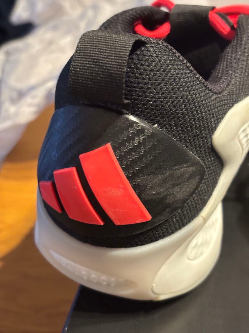 adidas バスケットボールシューズ