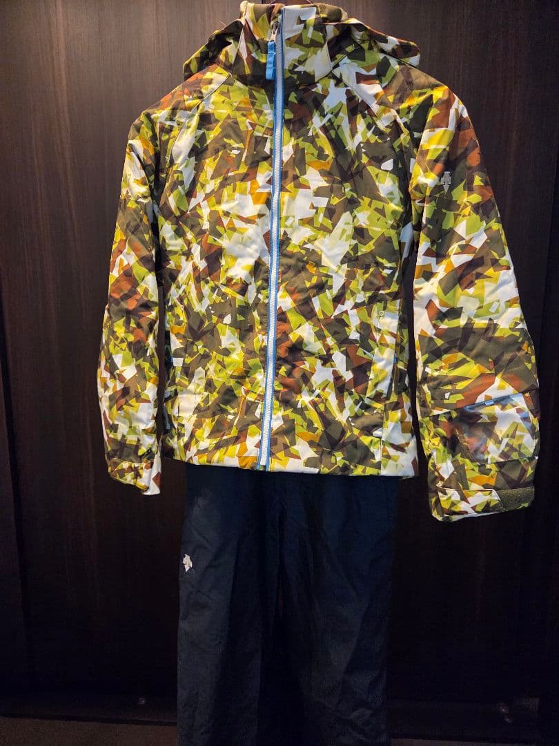 descente スキーウェア 上150、下160