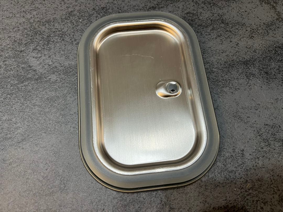 PRADA ステンレス弁当箱