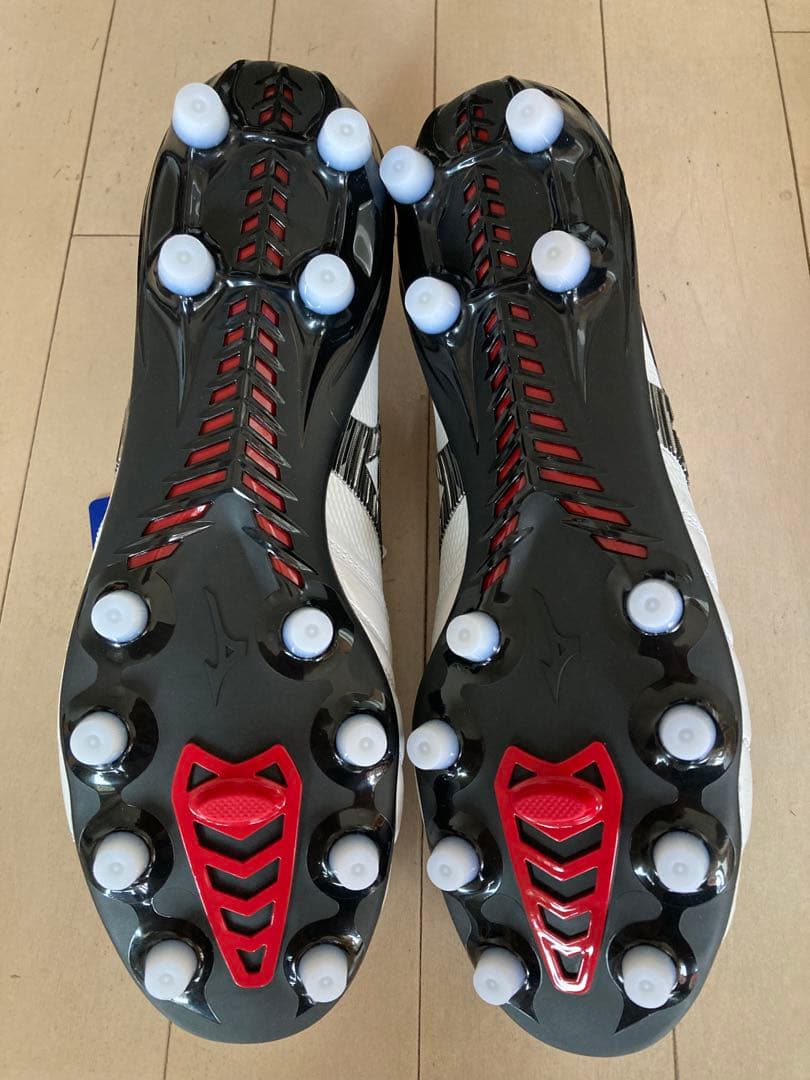 モレリアネオ4βジャパン　白　27.0㎝　新品。