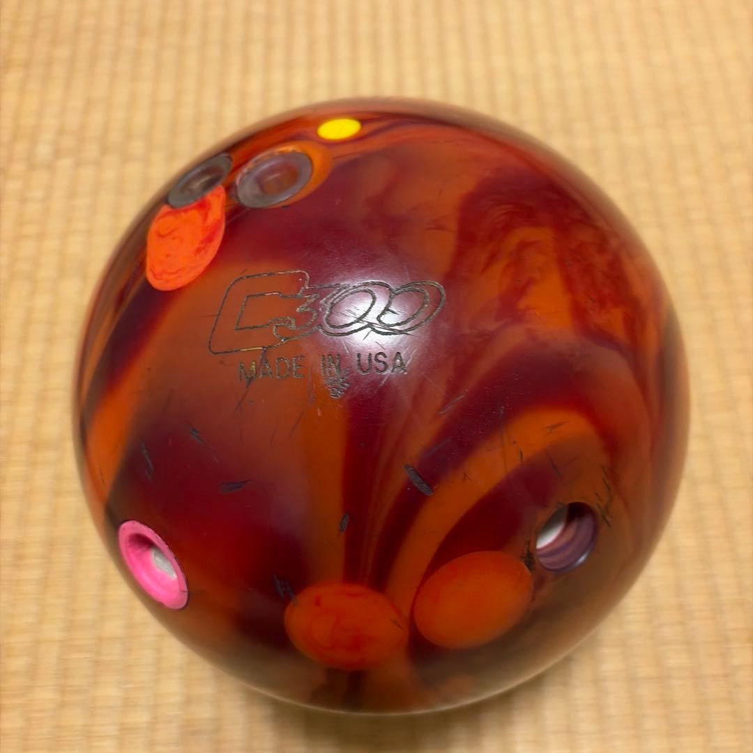 【中古】ボウリングボール eruption pro hybrid 15ポンド