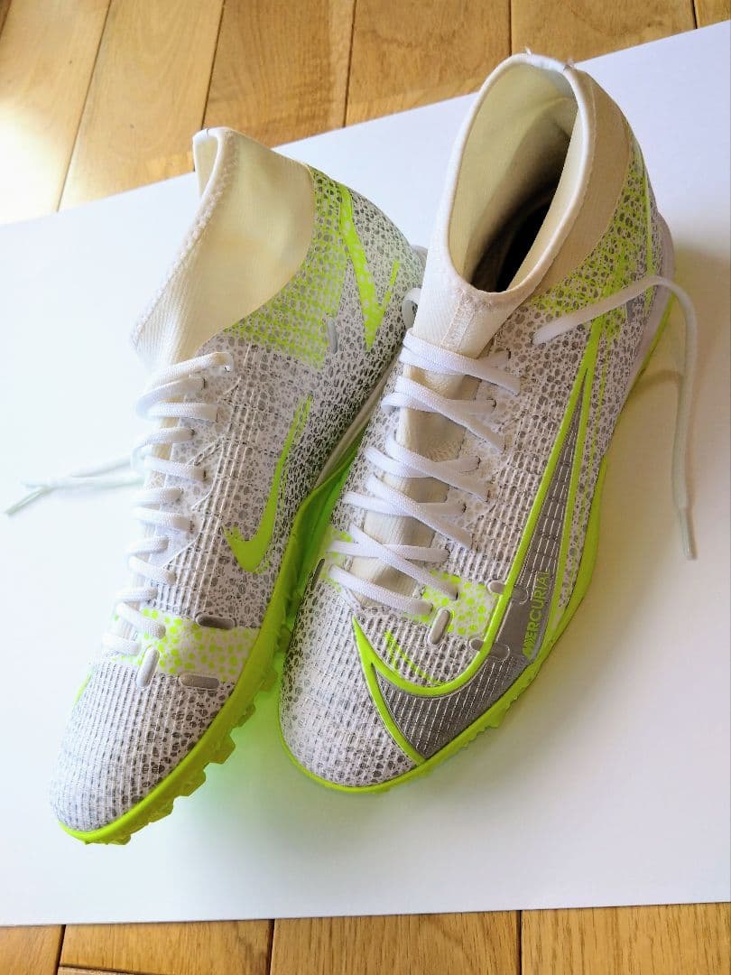 Nike　サッカー　フットサル　シューズ 25.5cm