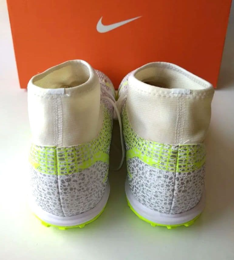 Nike　サッカー　フットサル　シューズ 25.5cm