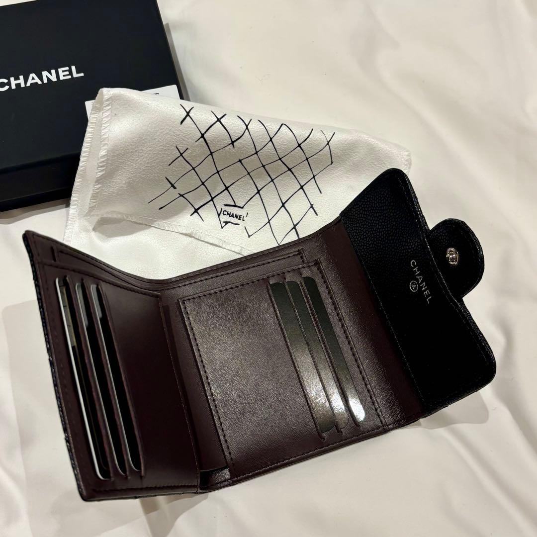 ⭐︎CHANEL⭐︎ キャビアスキン/ノベルティ/三つ折り財布/シルバー金具