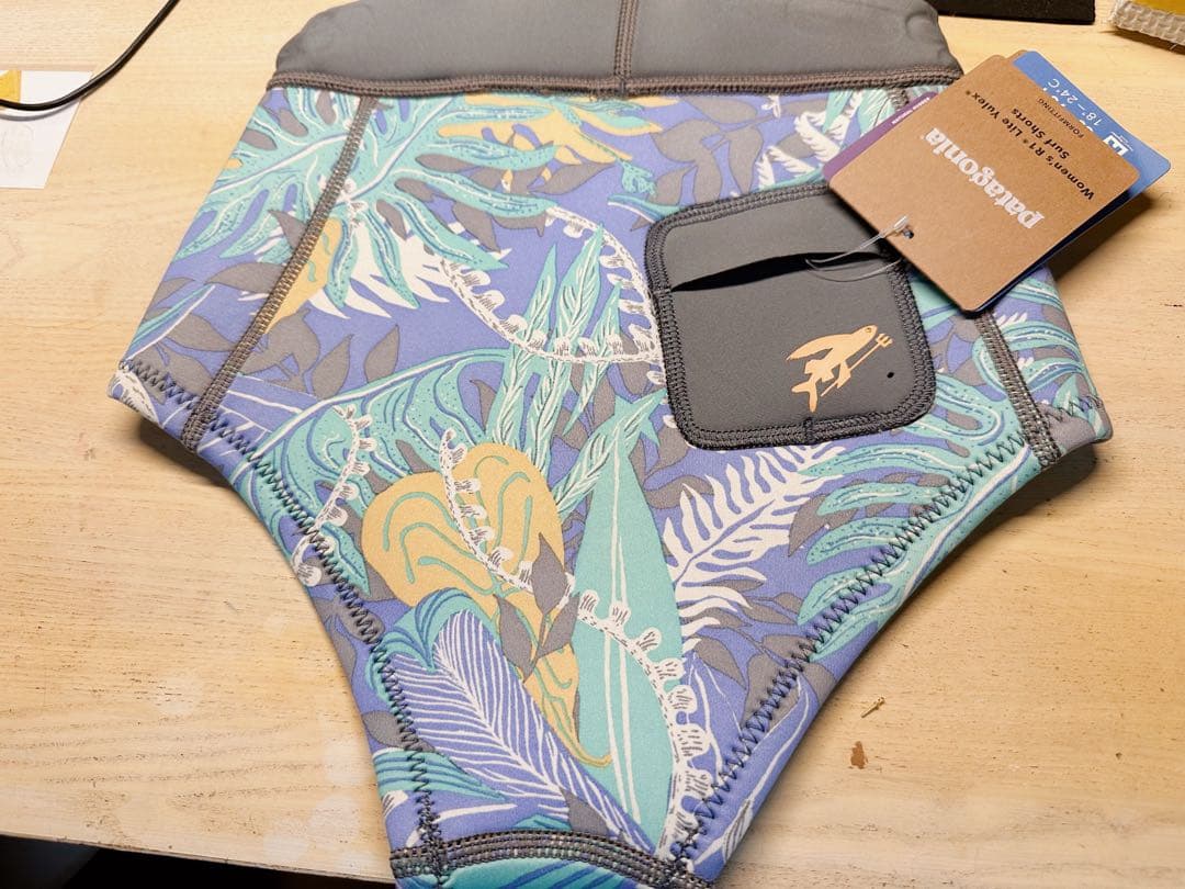 サーフィン・ボディボード Patagonia Women'sR1LiteYulexSurfShorts