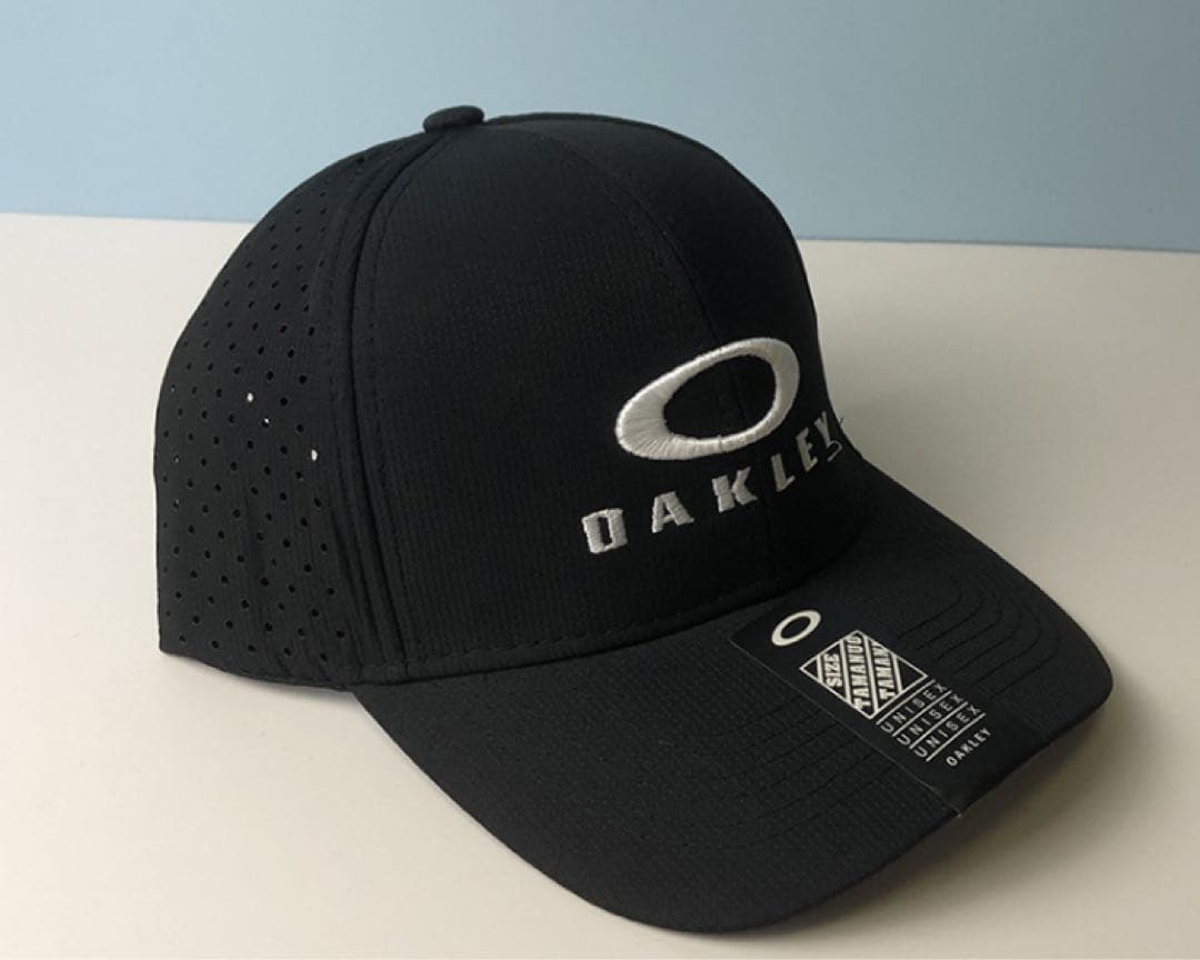 Oakley ブラック キャップ ユニセックス